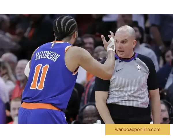 湖人首节崩盘惨输23分遭雷霆碾压里夫斯受伤离场引发担忧