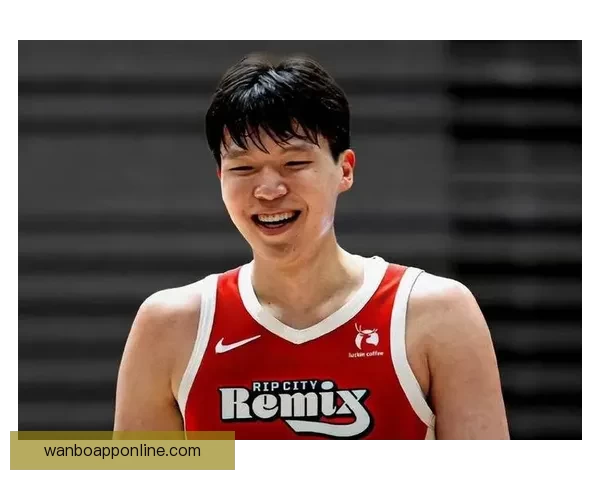 背靠背砍下14分11篮板瀚森持续爆发主帅盛赞其每日进步潜力无限 背靠背砍下14分11篮板瀚森持续爆发主帅盛赞其每日进步潜力无限